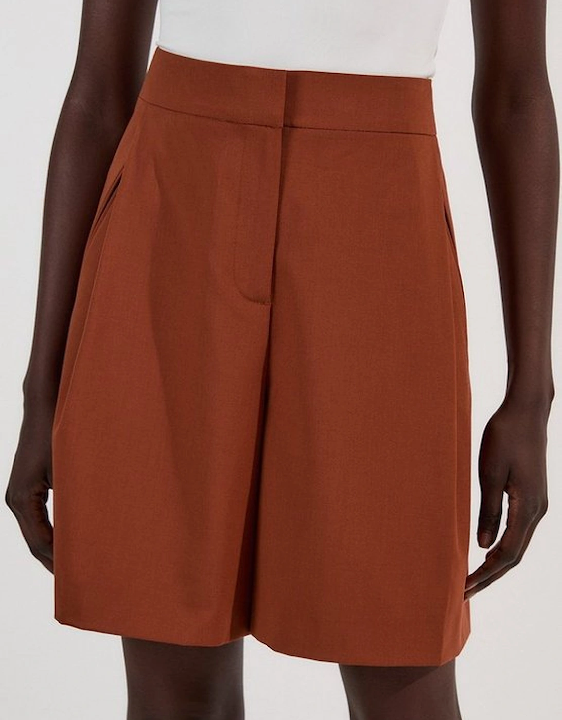 Tailored Twill Essential City Short