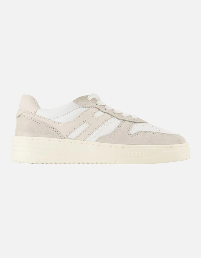 Comfortable Lace-Up Footwear for Everyday Activities