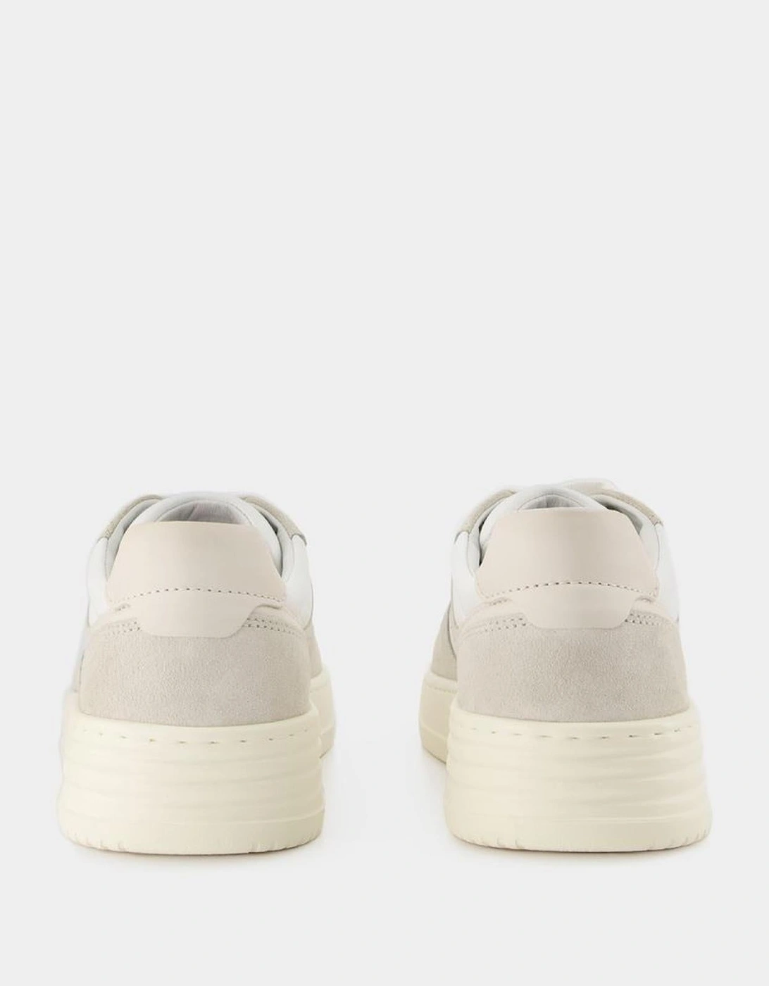 Comfortable Lace-Up Footwear for Everyday Activities