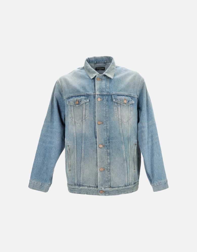 Classic Denim Jacket with Button Closure and Pocket Accents