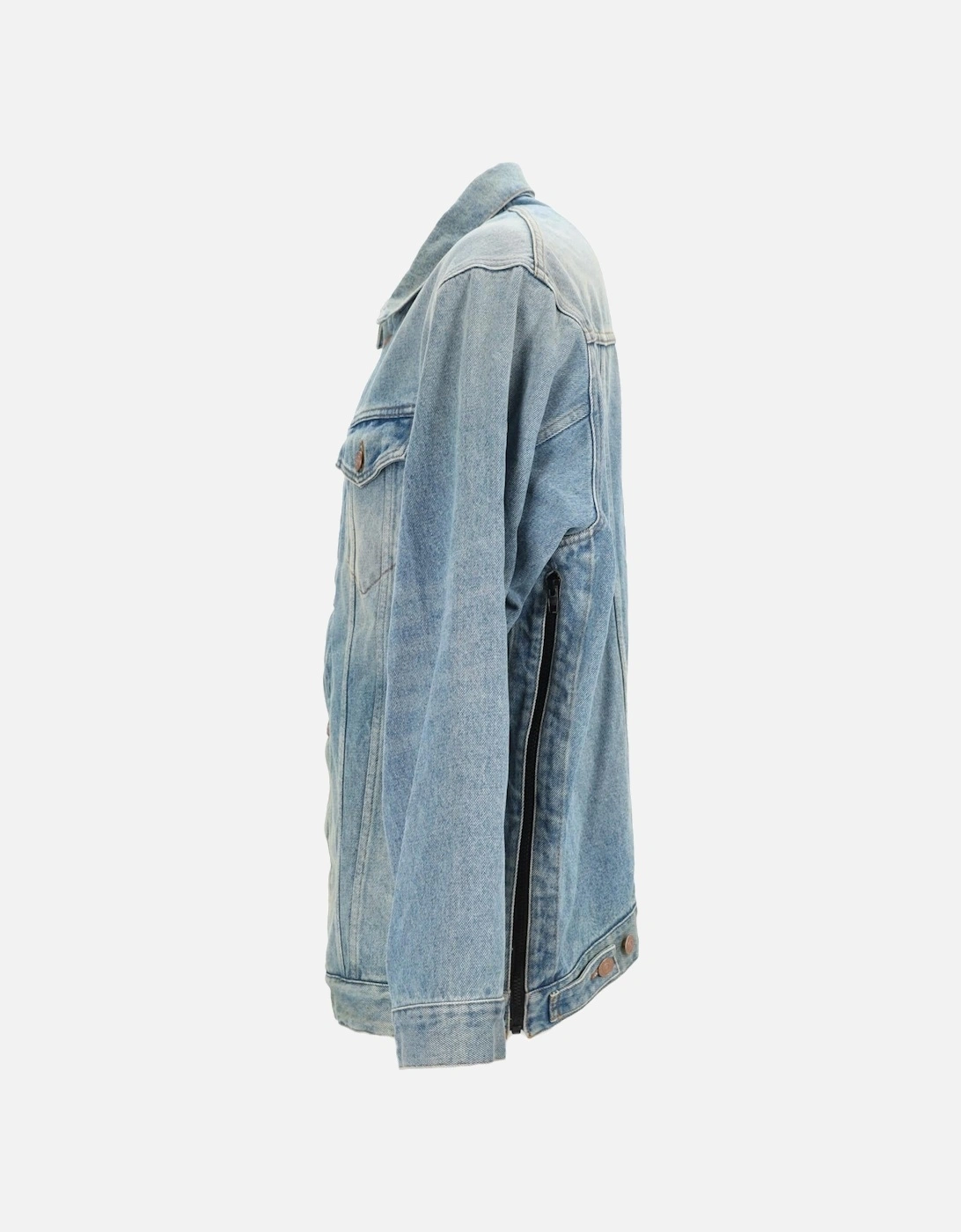 Classic Denim Jacket with Button Closure and Pocket Accents