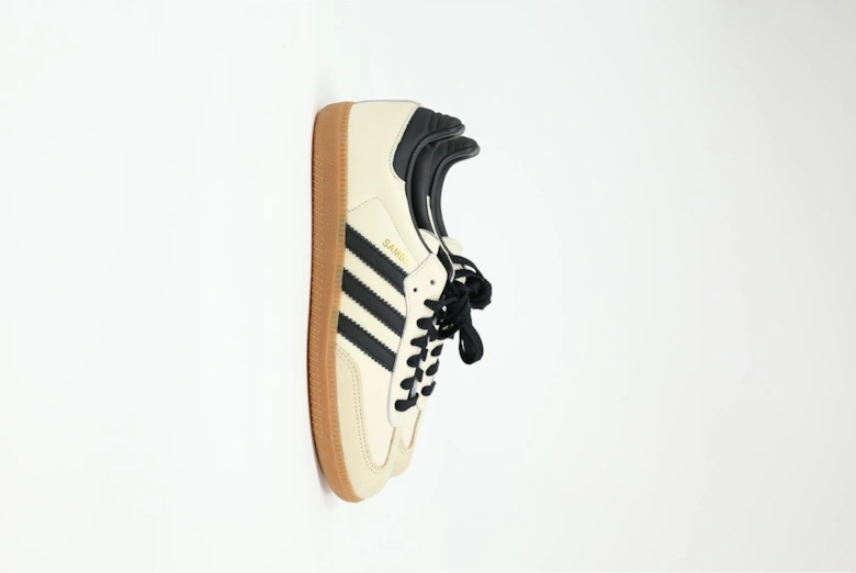 Samba Classic Leather Sneaker
