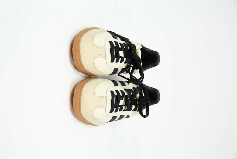 Samba Classic Leather Sneaker