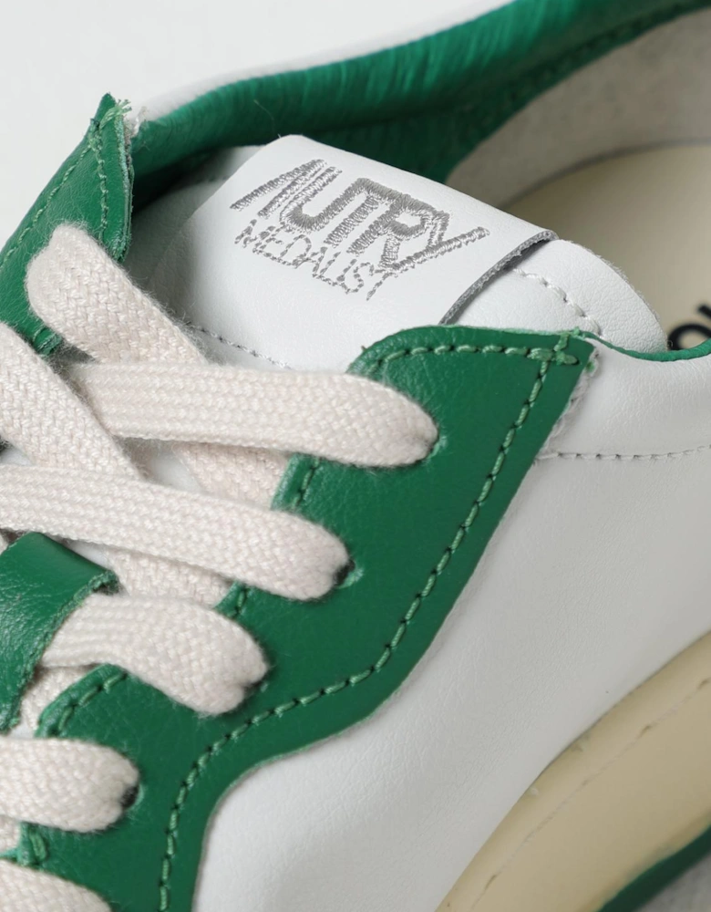 Medalist Low Top Sneaker