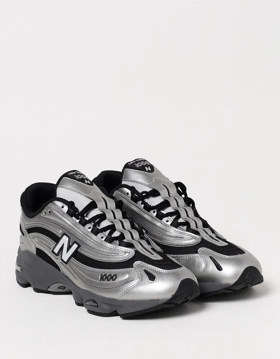 1000 Casual Sneakers