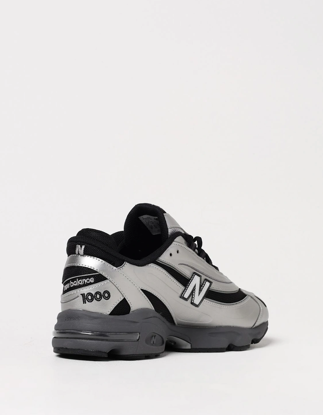 1000 Casual Sneakers