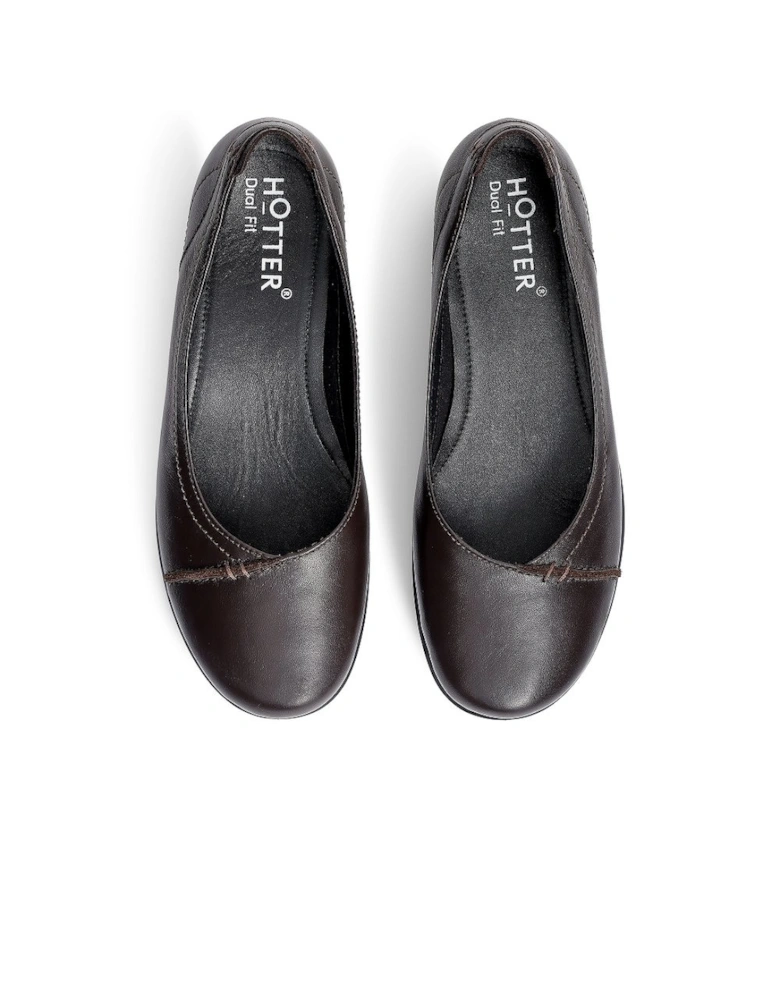 Robyn II Womens Wide Fit Pumps