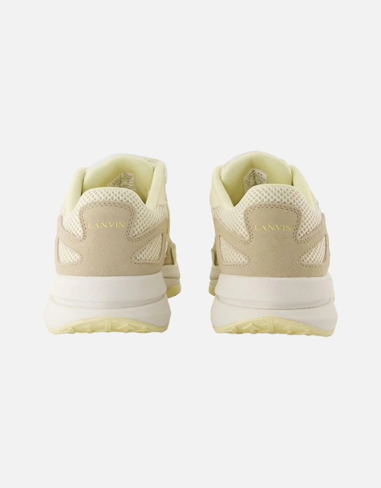 LowTop Sneaker Casual Style