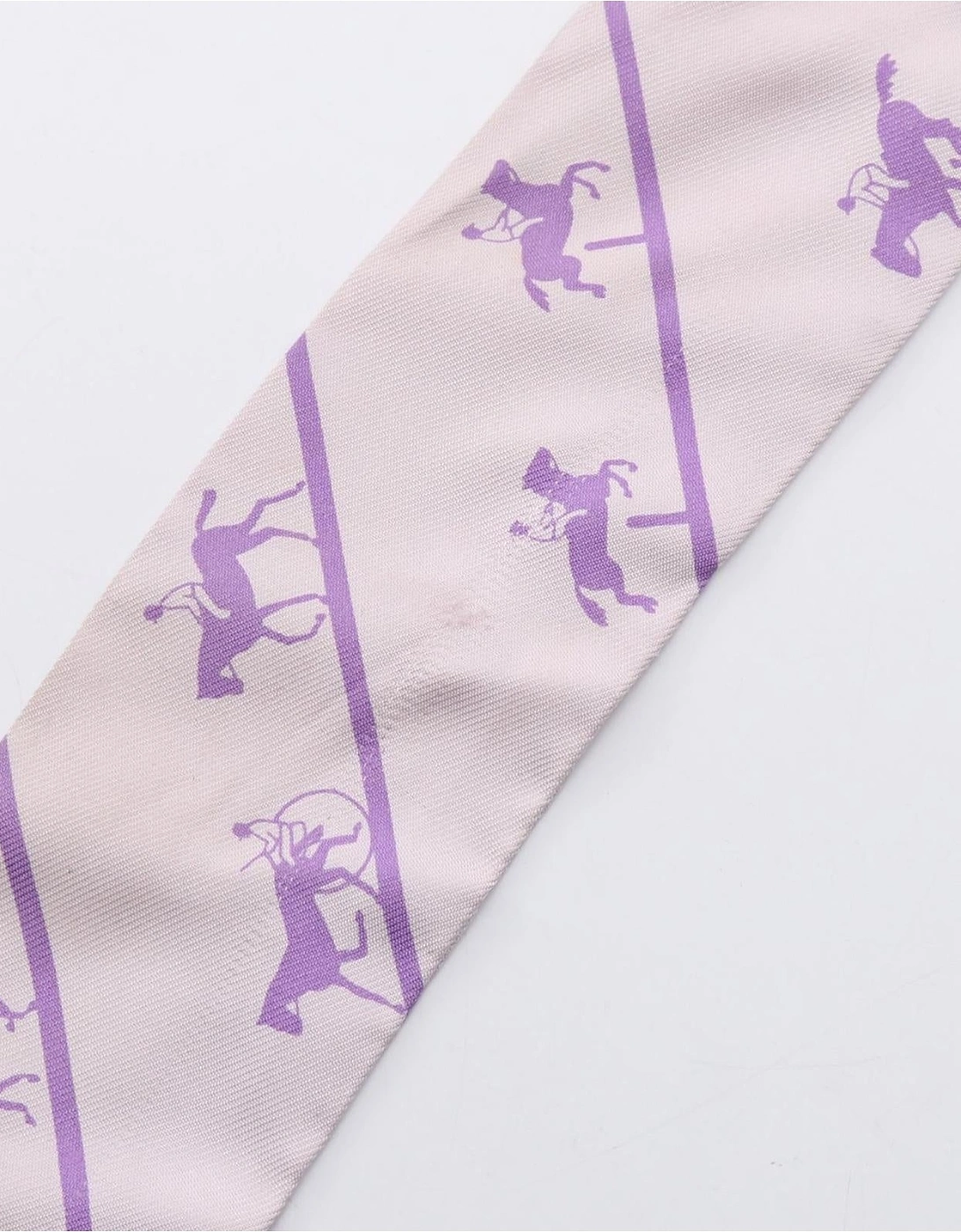 Silk Le Allure Scarf with Elegant Design
