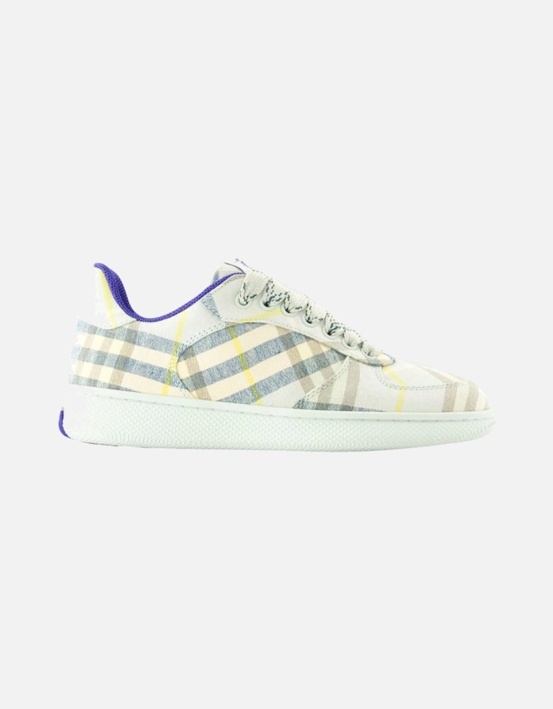 Check Print Low Top Sneakers