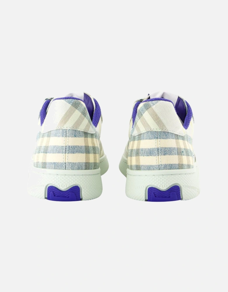 Check Print Low Top Sneakers
