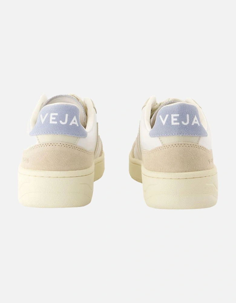 V10 Extra WhiteNatural Sneakers