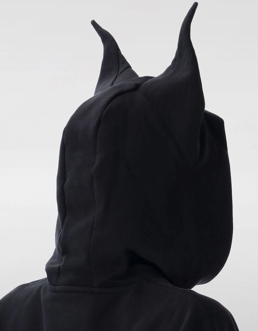 Sweatshirt with Modern Design and Comfort