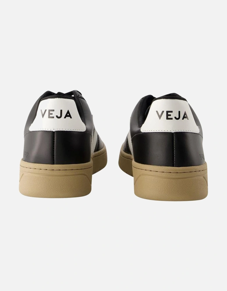 Pointed Toe Leather Sneakers