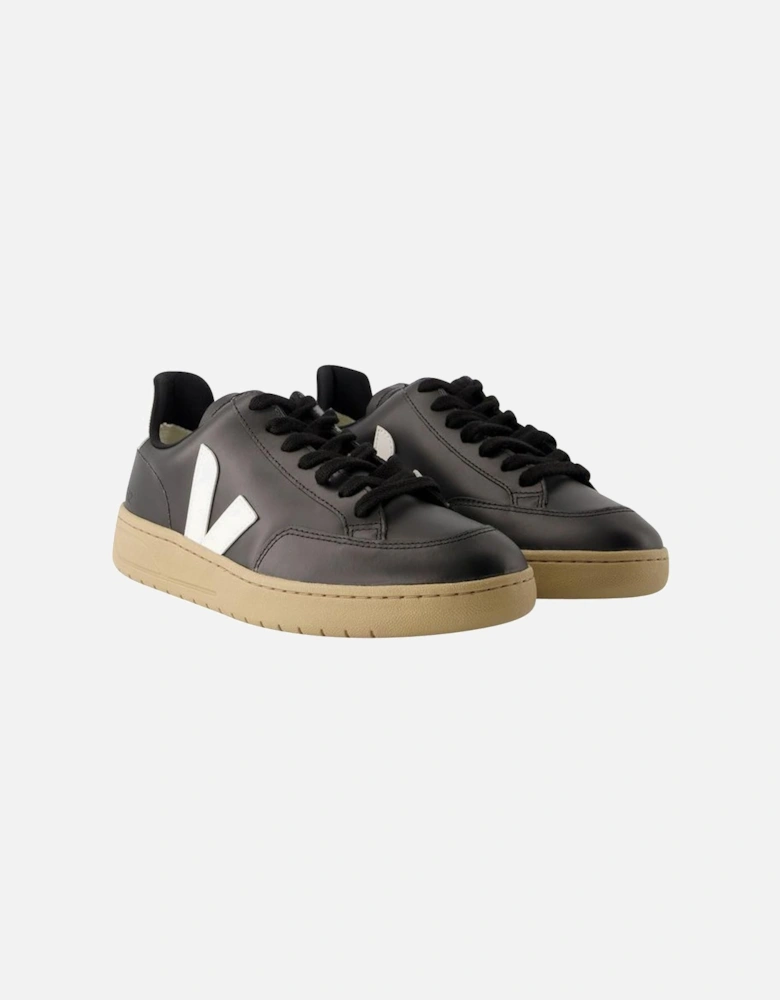 Pointed Toe Leather Sneakers