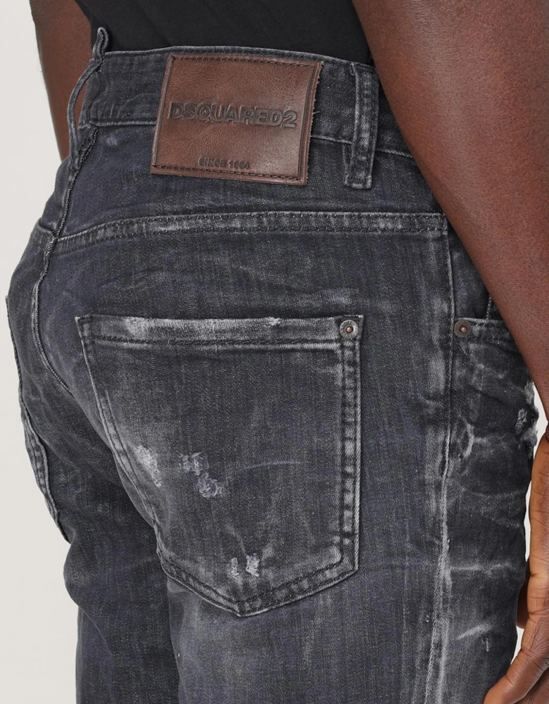 Comfortable Denim Jeans with Distressed Detailing and a Classic Fit