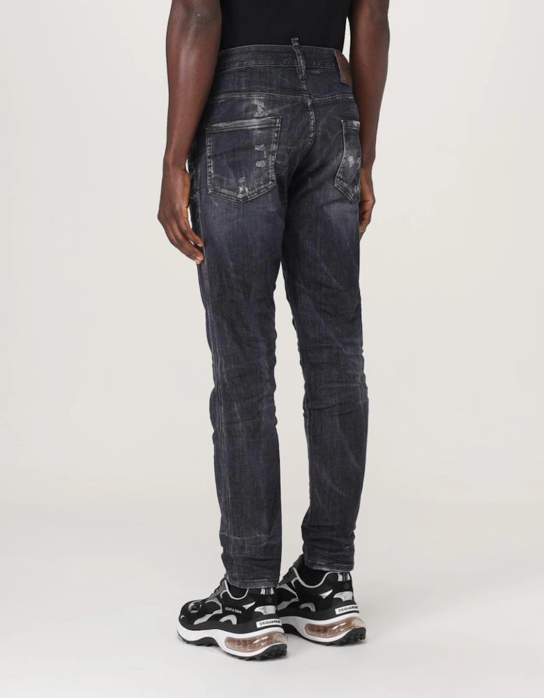 Comfortable Denim Jeans with Distressed Detailing and a Classic Fit