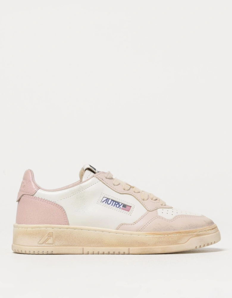Medalist Low Top Sneaker