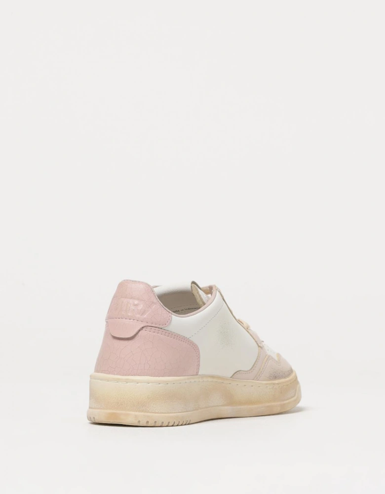 Medalist Low Top Sneaker