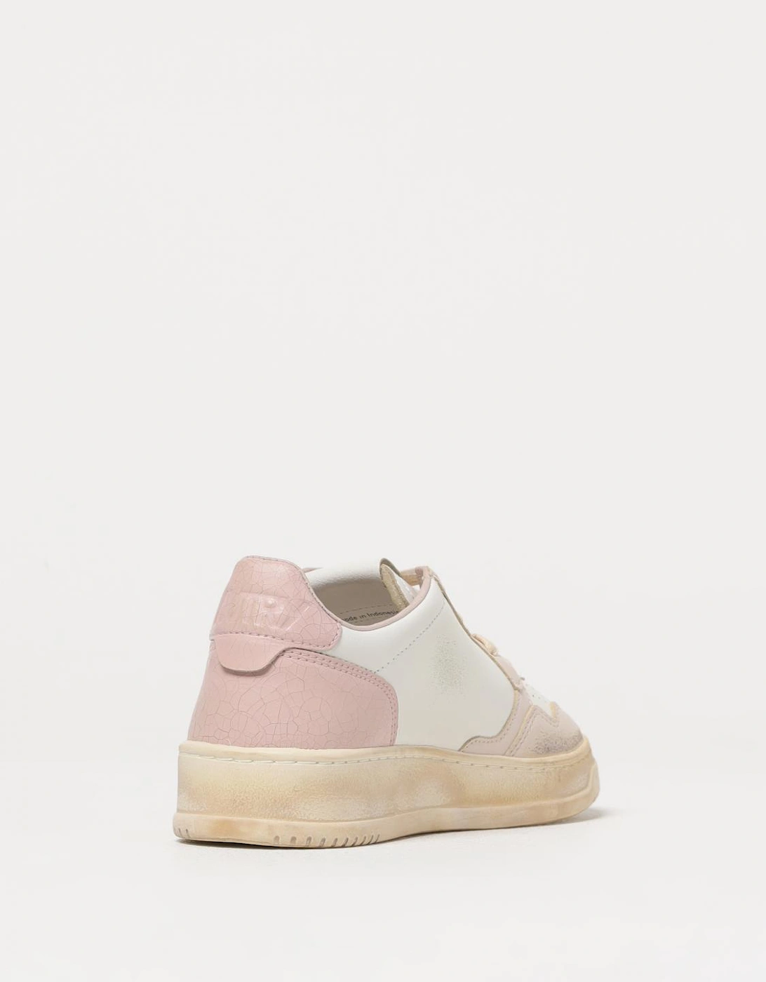 Medalist Low Top Sneaker