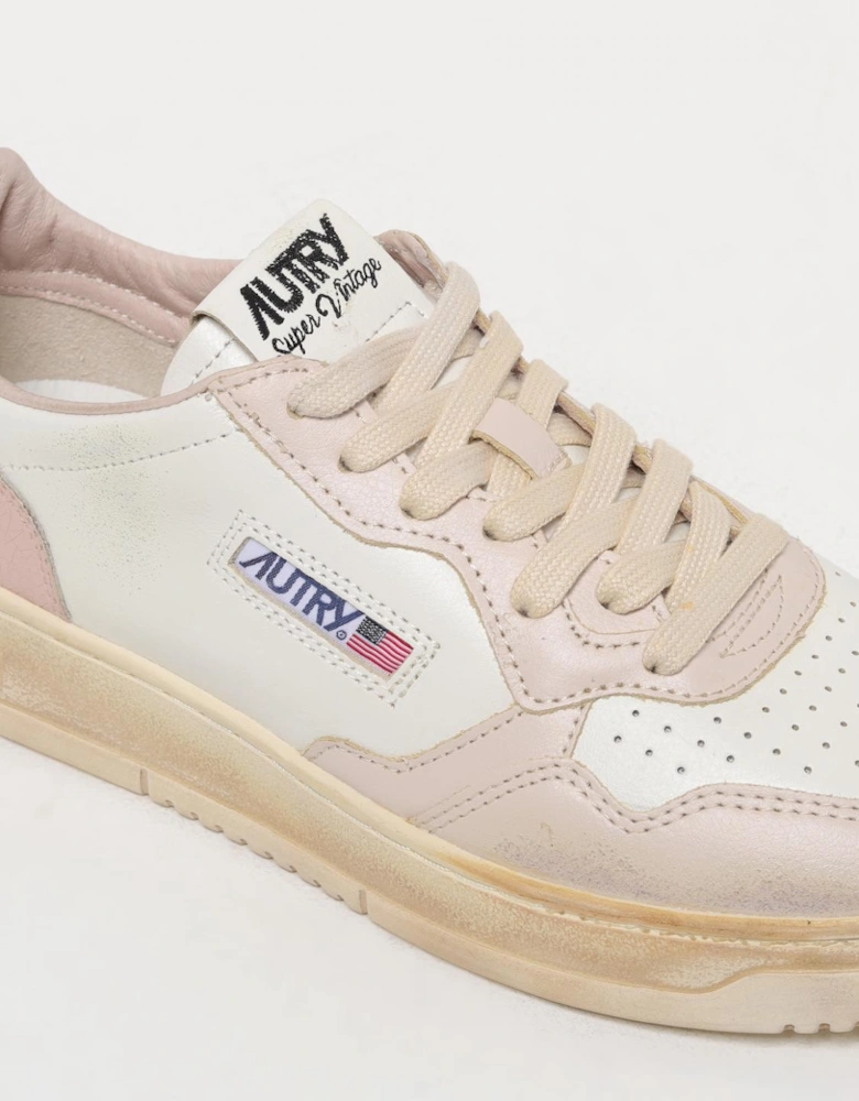 Medalist Low Top Sneaker