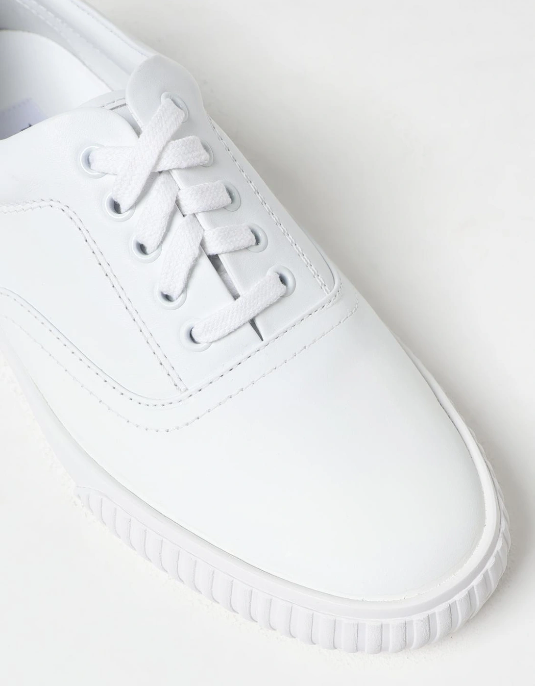 Canvas LowTop Sneaker Leather Sole