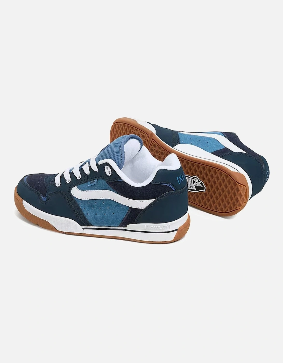 LeatherSneakerswithRubberSoleandMetalEyelets