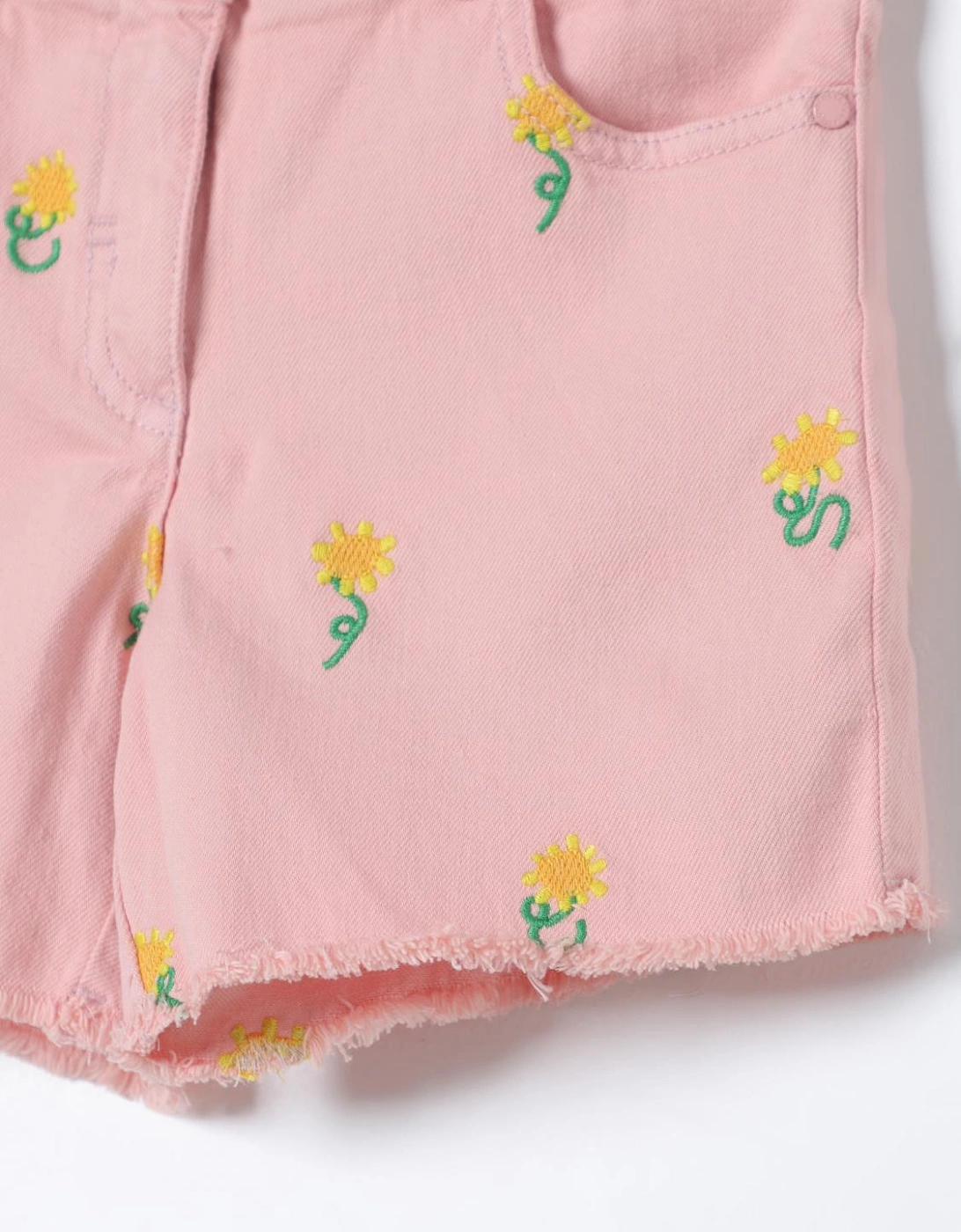 Comfortable Twill Shorts with Embroidered Accents for Casual Wear