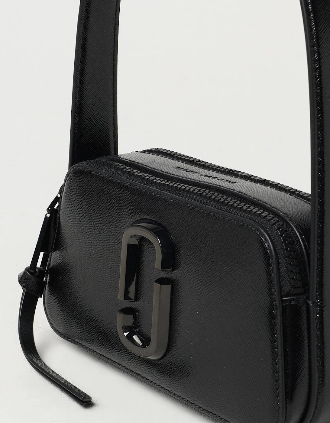 Softshot 21 Camera Bag Zip Closure