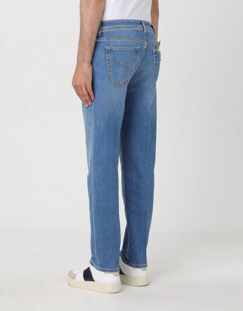 J688 Comfort Straight Jeans