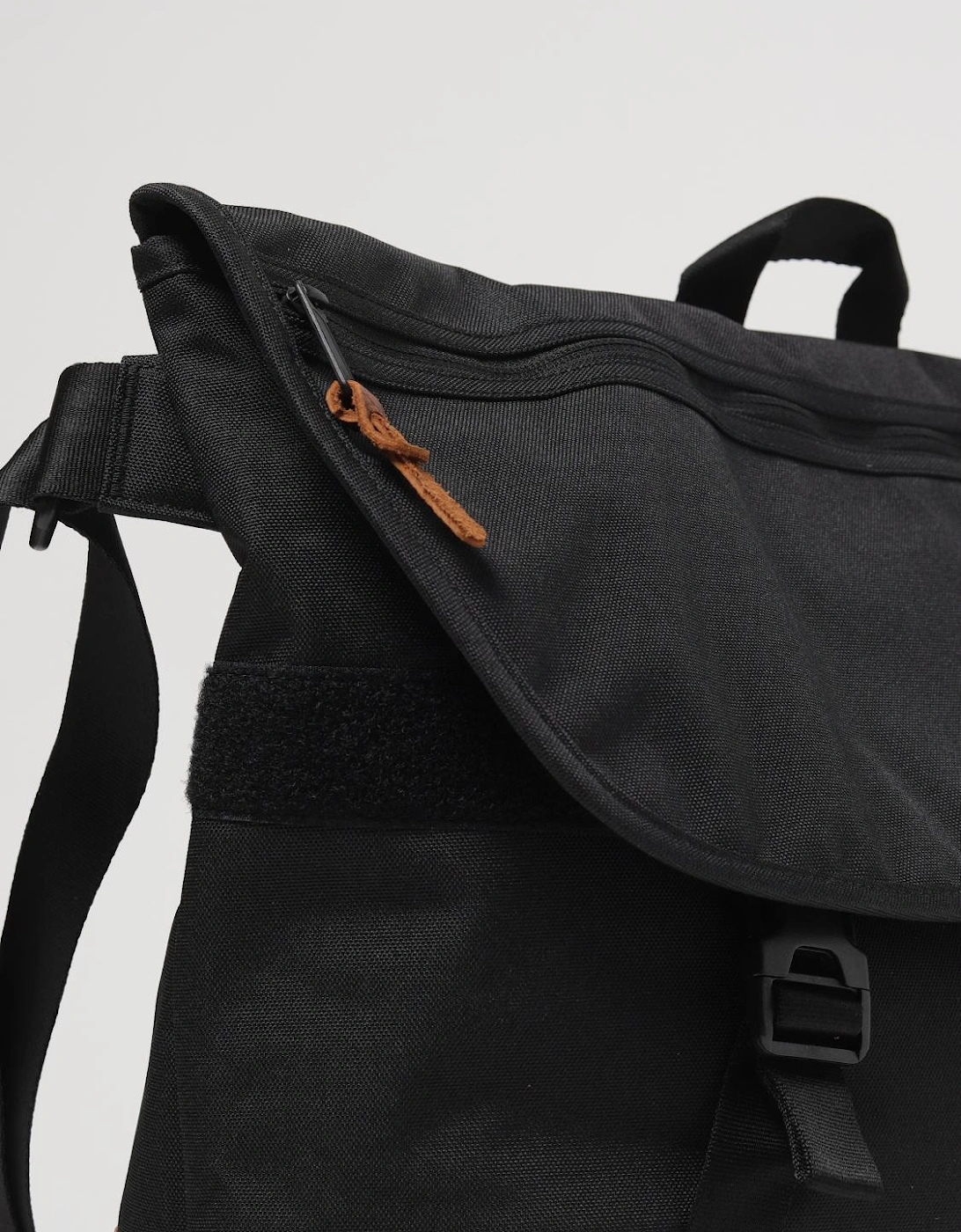 Classic Messenger BlackBrown Bag