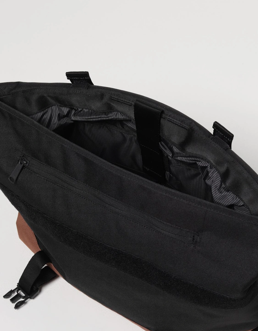 Classic Messenger BlackBrown Bag