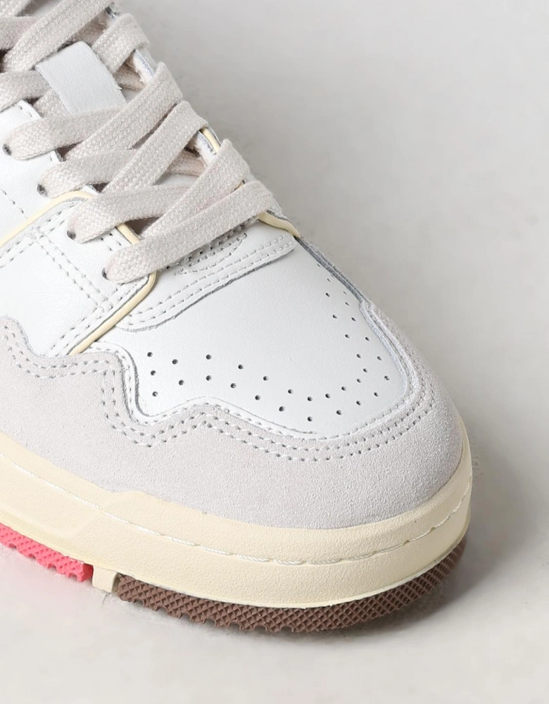 Medalist Low Top Sneaker