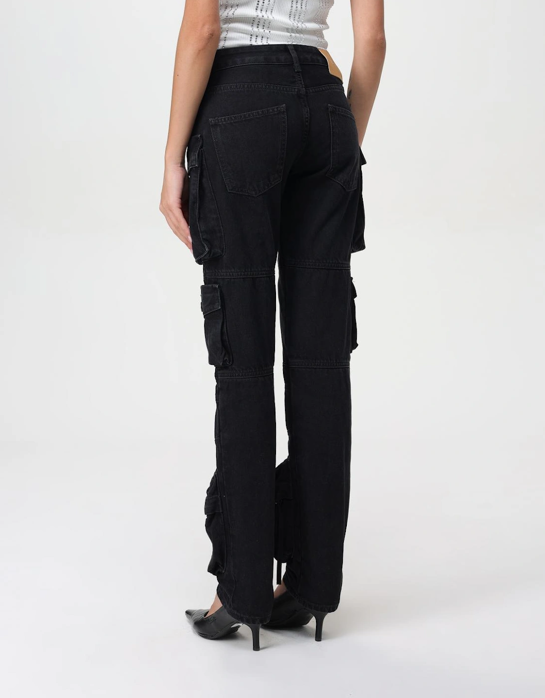 Layered Cargo Jeans with Multiple Pockets