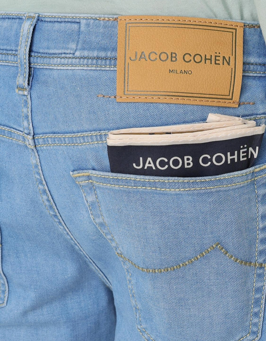 Straight Leg Jeans Classic Fit