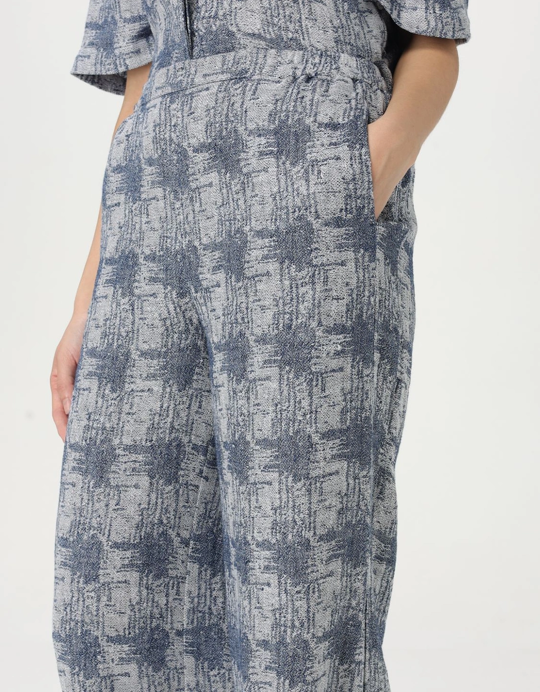 Wide Leg Pants Textured Design