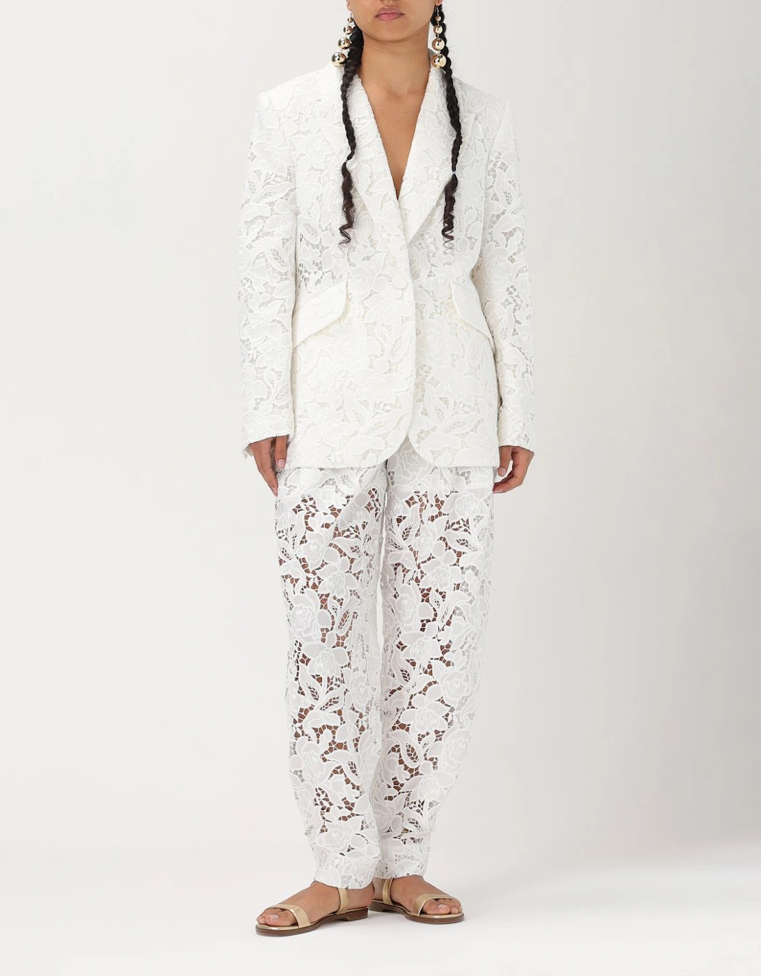 Elegant Blazer Featuring Sophisticated Styling and Comfortable Fit for Various Occasions