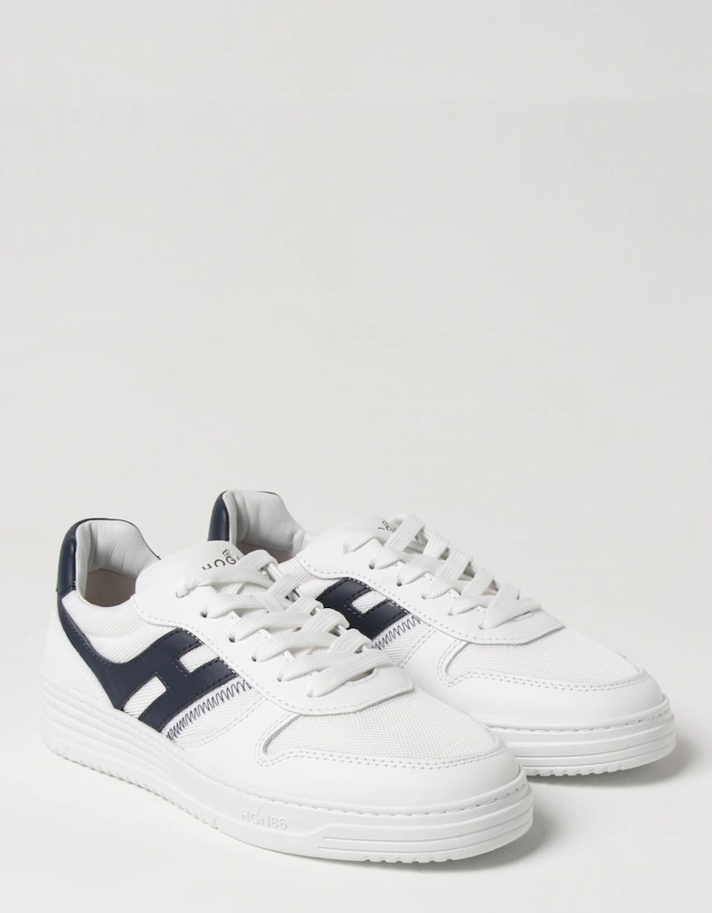 Stylish Lace-Up Sneakers with Leather Detailing for Comfortable and Versatile Wear