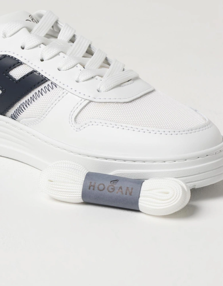 Stylish Lace-Up Sneakers with Leather Detailing for Comfortable and Versatile Wear