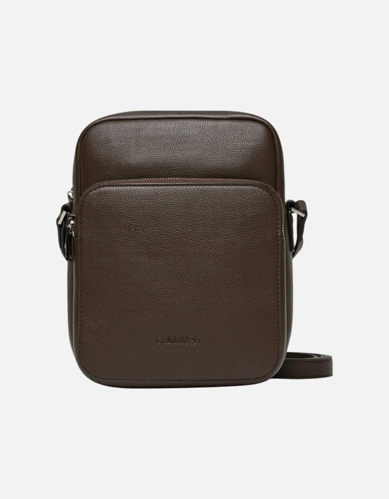 Shoulder Bag with Zip and Multiple Pockets