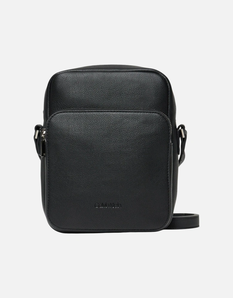 Clip Fastening Shoulder Bag with Multiple Pockets