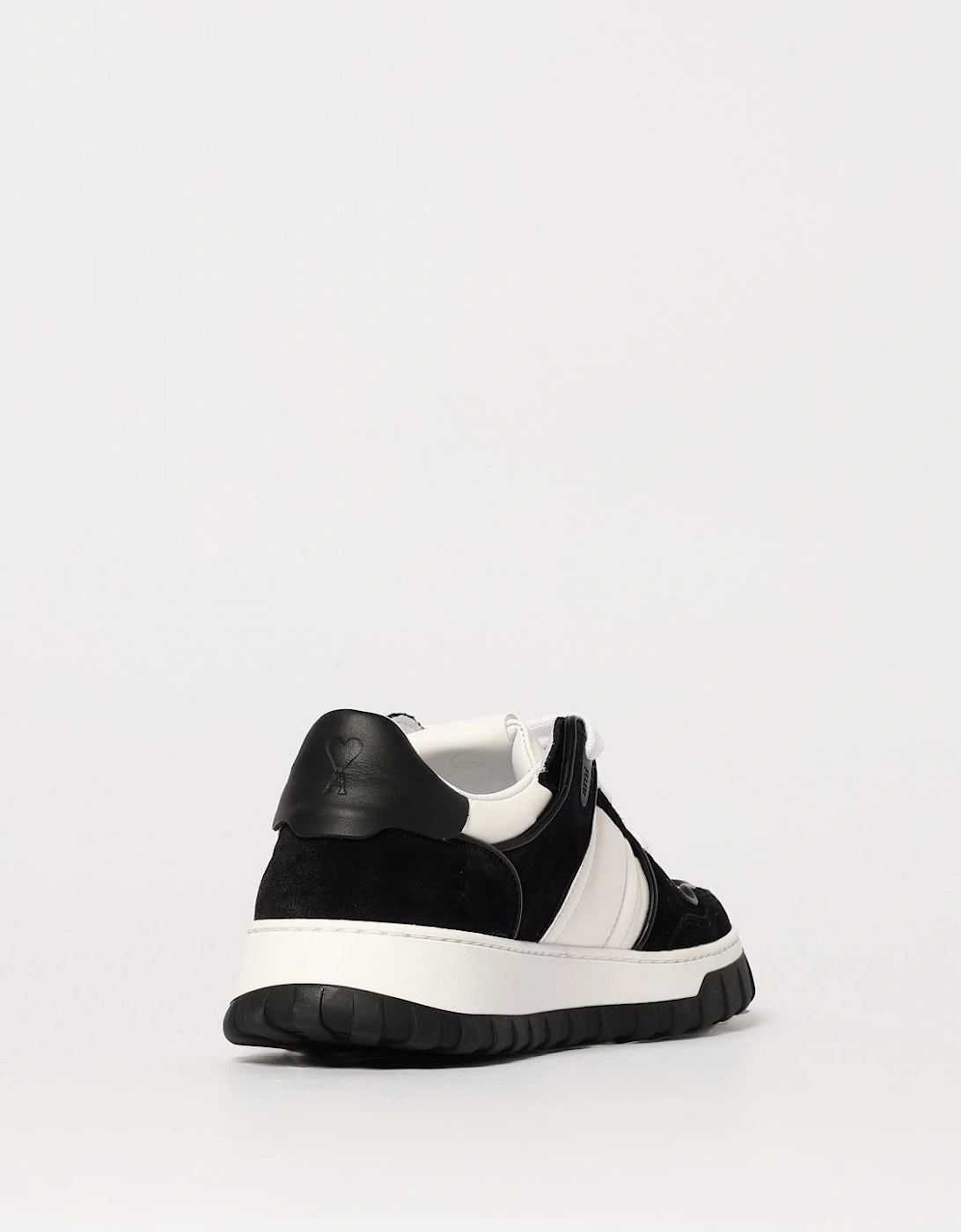 LowTop Sneakers Casual Style
