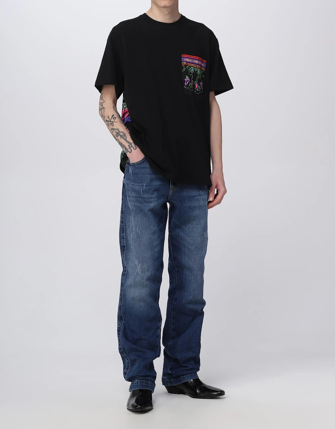 Relaxed Fit Distressed Jeans