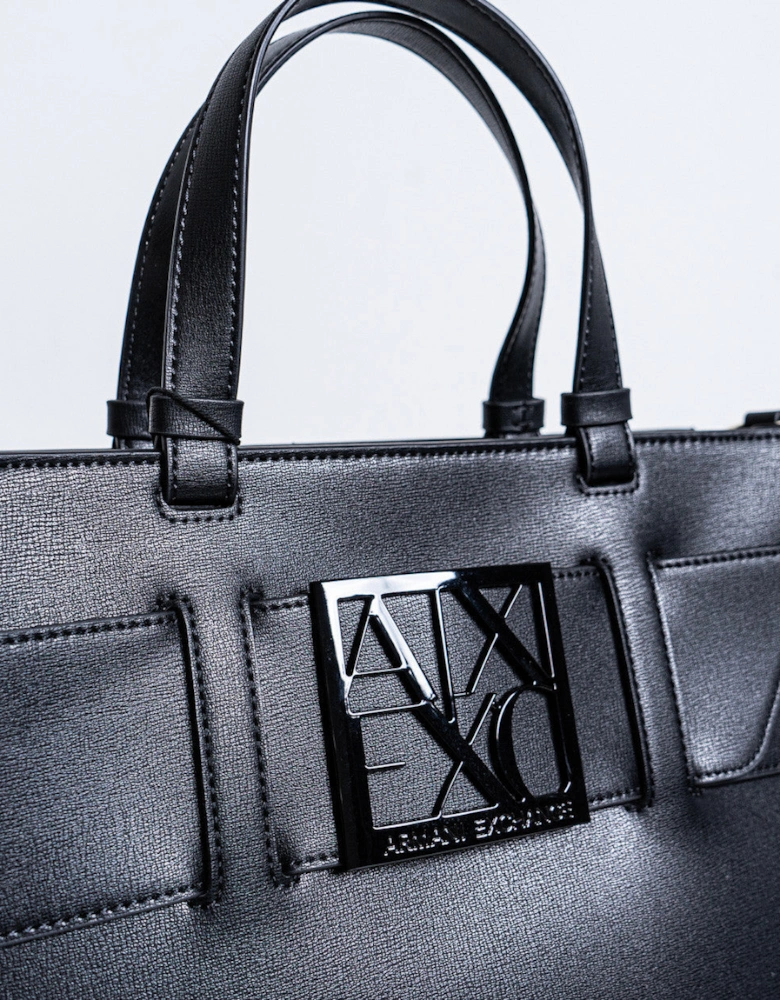 Structured Satchel Buckle Closure
