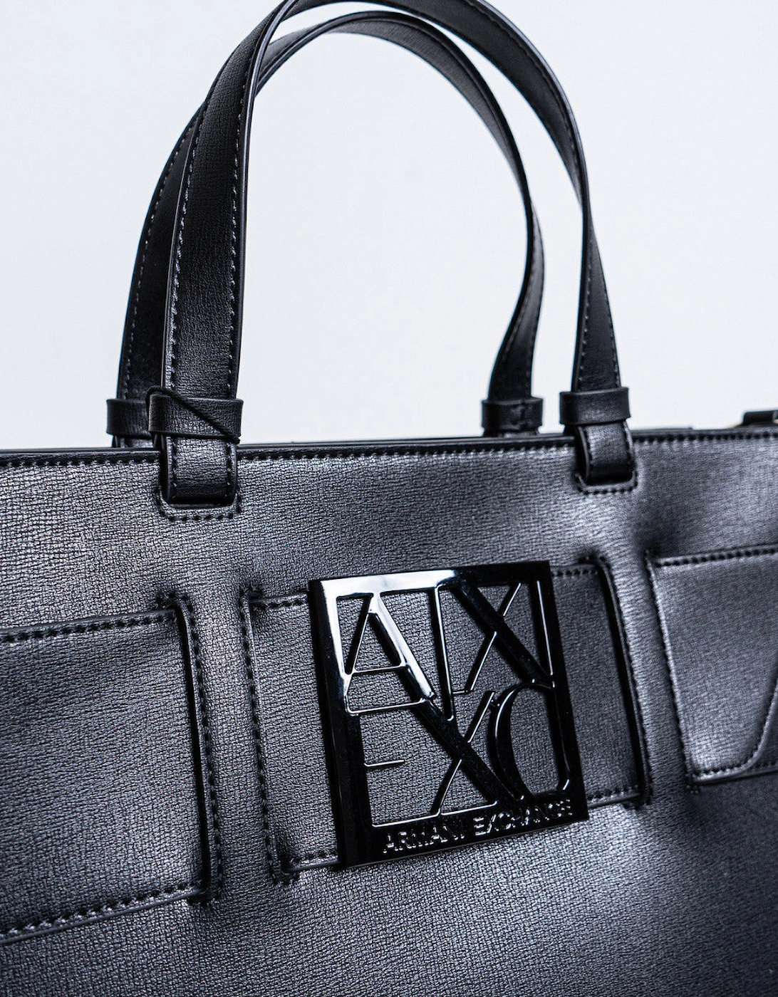 Structured Satchel Buckle Closure