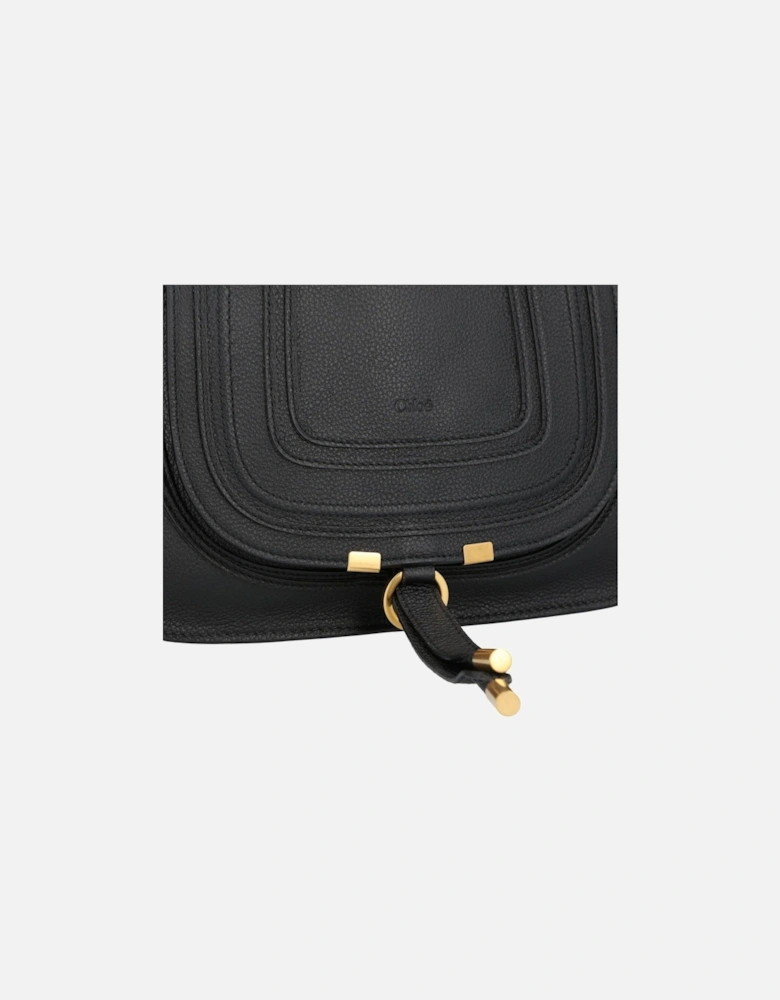Elegant Leather Handbag with Versatile Carrying Options and Secure Zip Closure