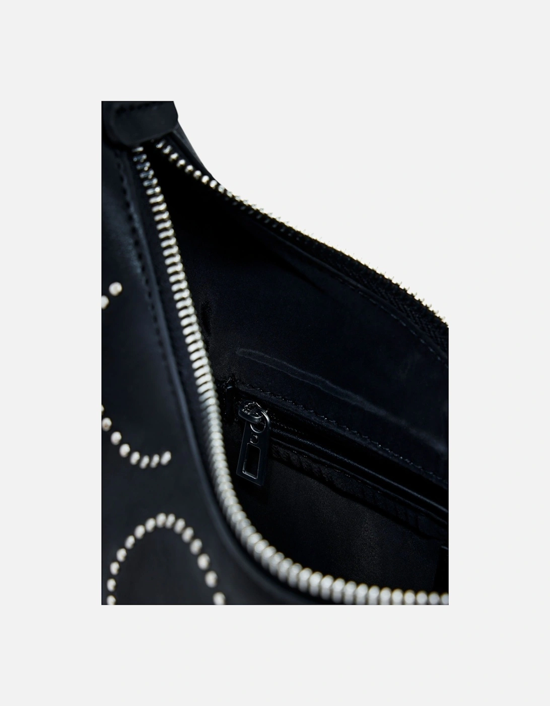 Handbag with Zip Fastening
