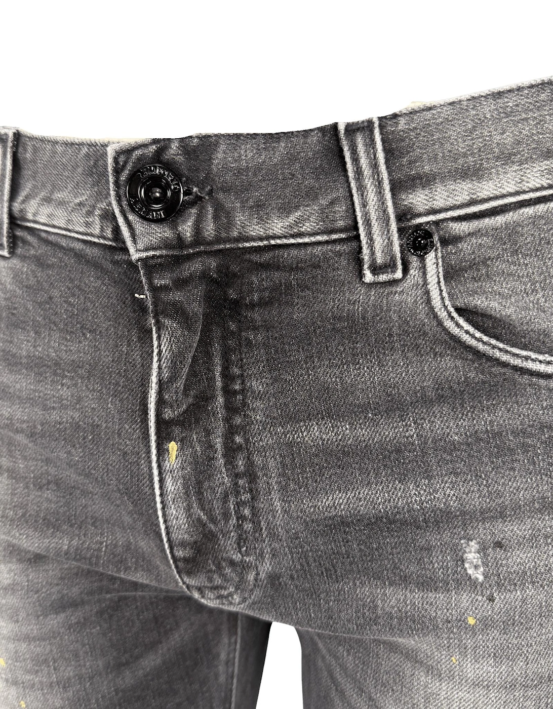 J16 Slim-Cut Stonewashed Jeans in Black Grey