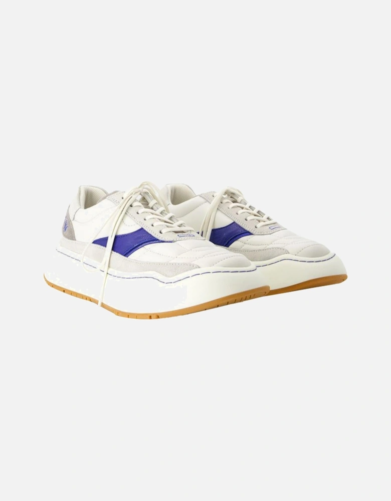 Stylish Leather Sneakers with Comfortable Platform Sole for Everyday Wear