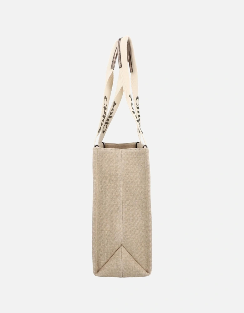 Essential Carryall: Versatile Tote Bag with Durable Construction and Comfortable Handles for Everyday Use
